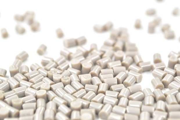 An Fhondúireacht um Eitilte Grásta: De réir mar a Éiríonn leis an nGeilleagar Íseal-Airde, Mar a Tháinig Plaistigh Innealtóireachta ina 